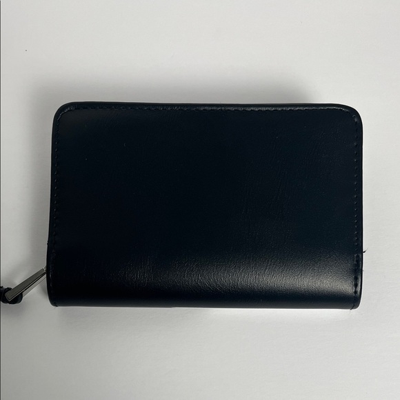 Black and White Yin Yang Wallet - Picture 4 of 10